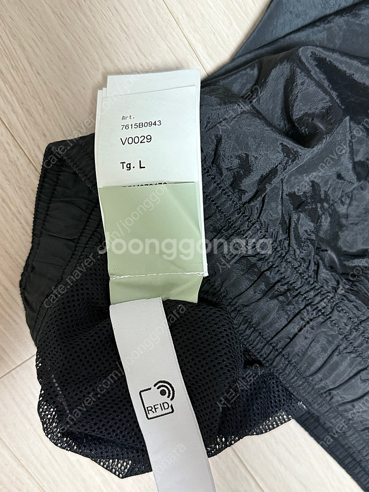 스톤아일랜드 나일론 메탈 쇼츠 블랙 L 7615B094...--2