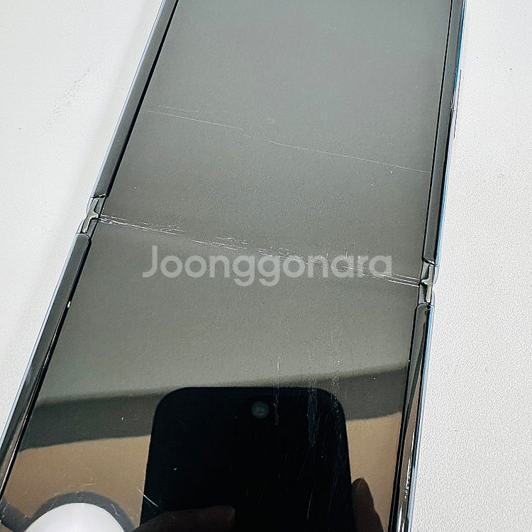 외관깔끔 갤럭시 Z플립5G 블랙색상 256G 7.5만원...--9