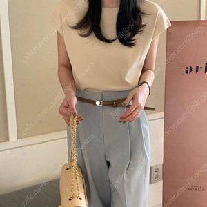 그레이룸 삼각소매티 아이보리