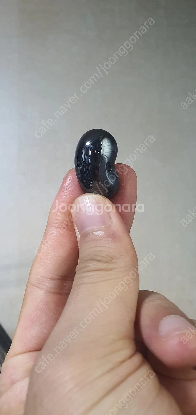버즈 라이브 블랙 왼쪽/오른쪽/충전기본체 판매합니다--3