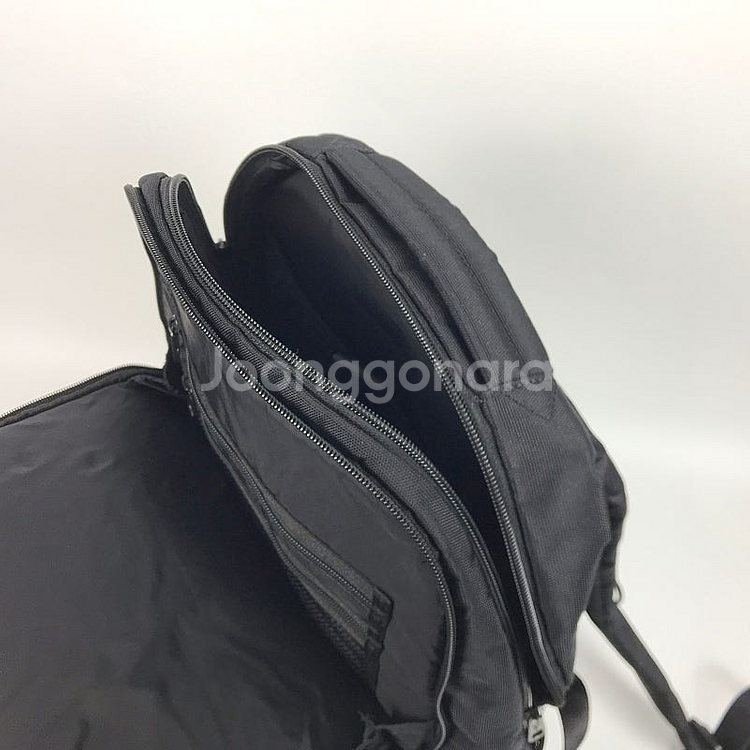 라코스테 백팩 가방 판매합니다--7