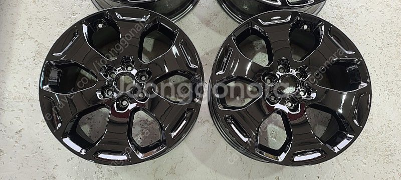 더뉴모하비 블랙유광 18인치 순정휠 대품판매20만원--2