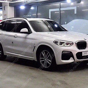 BMW X3 중고차 할부 개인사업자 차량구매 수입중고차 흰색 2018년식 xDrive 20d M 스포츠 중고차카페
