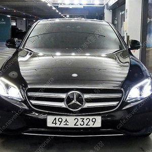 벤츠 E클래스 중고 벤츠 E300 중고 검정색 2017년식 E300 아방가르드 인텔리전트 드라이브 수원중고차