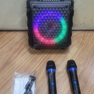 블루투스 스피커와 노래방기계와 앰프로 시용가능