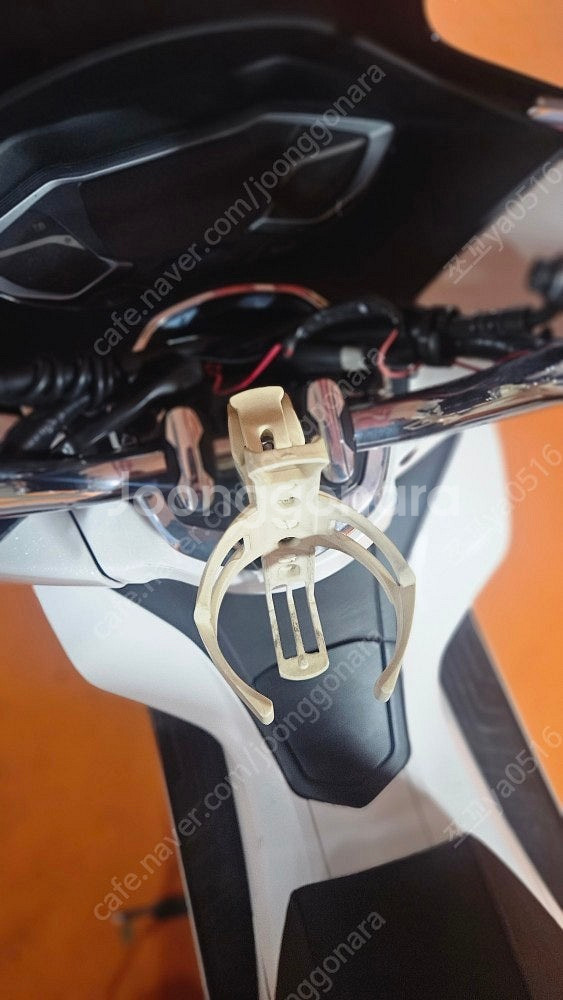pcx125 23년식 짧은키로수팝니다--5