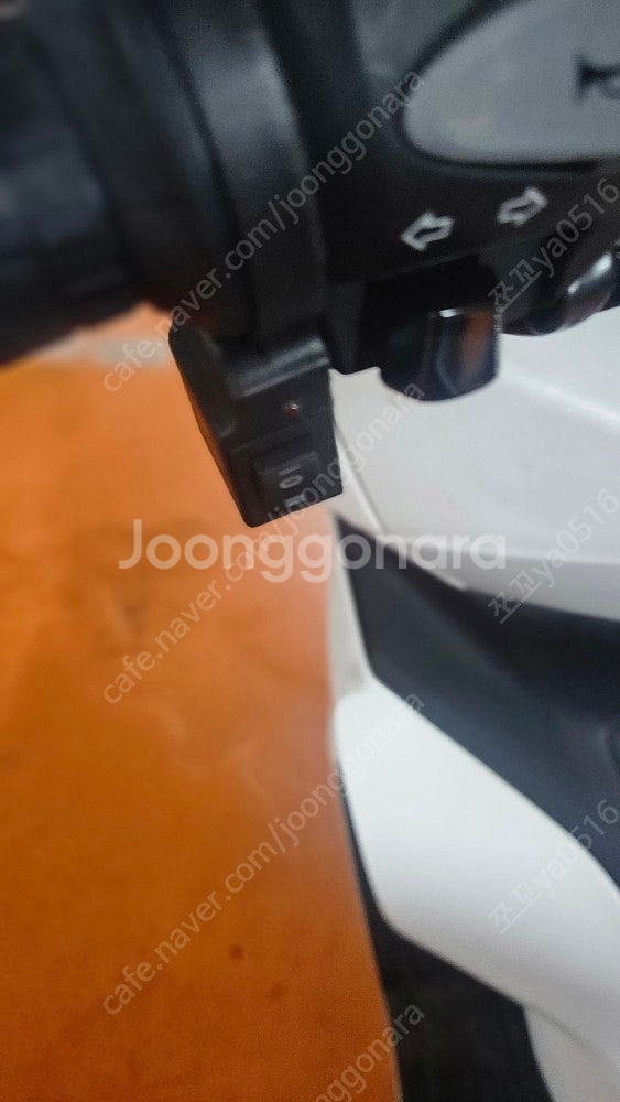 pcx125 23년식 짧은키로수팝니다--6