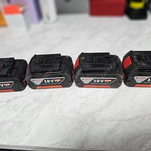 보쉬 배터리 4개 판매합니다