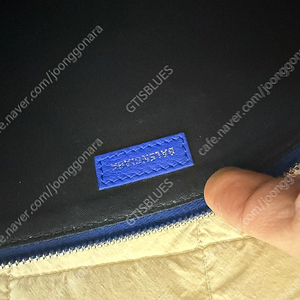 발렌시아가 클러치 블루렌시아가 에브리데이 로고 레더 블루클러치
