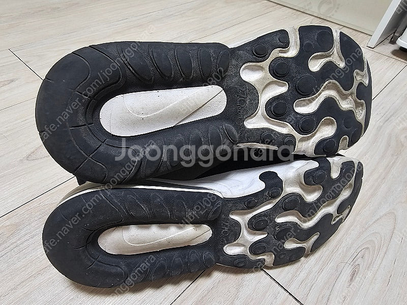 (가격내림) NIKE 나이키 에어맥스270 리엑트 4만...--3