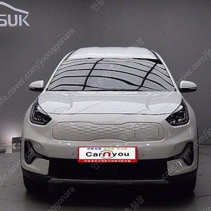 기아 니로 중고 니로 플러스 중고차 흰색 2023년식 64,052km 어스 중고차 할부혜택