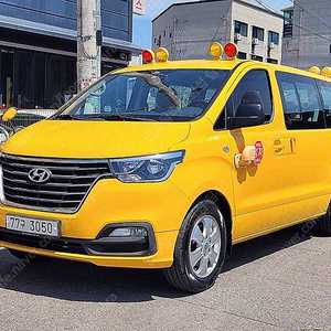 어린이보호차량 더 뉴 그랜드 스타렉스 중고차 노란색 2021년식 44,386km 어린이보호차 LPi 12인승 수원중고차