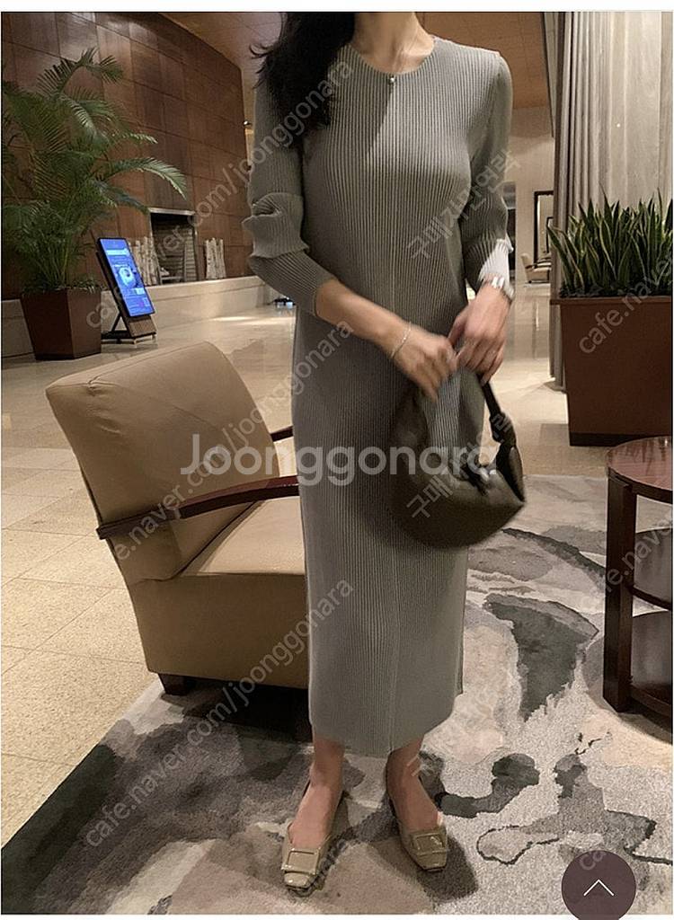 제이드몽 볼드 라운드 플리츠 원피스--2