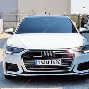 아우디 A6 중고차 아우디 A5 수입중고차 흰색 2023년식 50,324km 40 TDI 프리미엄 수원중고차