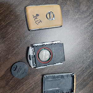 볼보 스마트키 충격 파손 버튼키 고장 복원 수리, 주파수이상 침수키 진단 점검 배터리 먹통 고질병 교체 갈이 수입 자동차키 전문 해결사 전국 전지역 상담 문의 환영