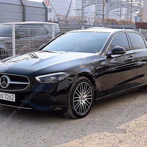 벤츠 C클래스 중고 가격 중고 C클래스 C300 벤츠 중고 검정색 2024년식 10,944km C300 4MATIC 아방가르드 중고차 저렴한곳