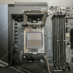 GIGABYTE 기가바이트 B650E AORUS PRO X USB4 피씨디렉트 메인보드 팝니다.