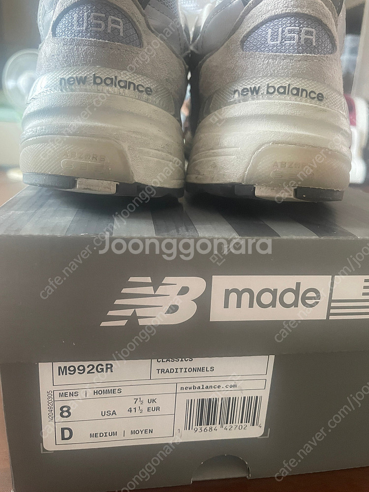 뉴발란스 992 그레이 260 사이즈 판매합니다.--2