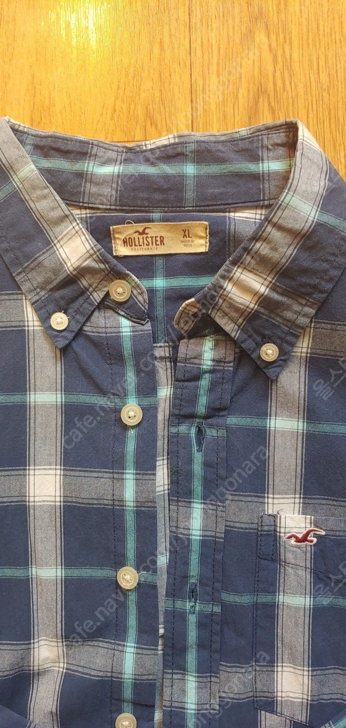 홀리스터 작은 갈매기로고 거의 새옷 수준의 체크 무늬 셔츠 XL(블루계열)입니다--1