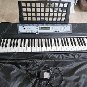 야마하 PSR-E213 전자 피아노