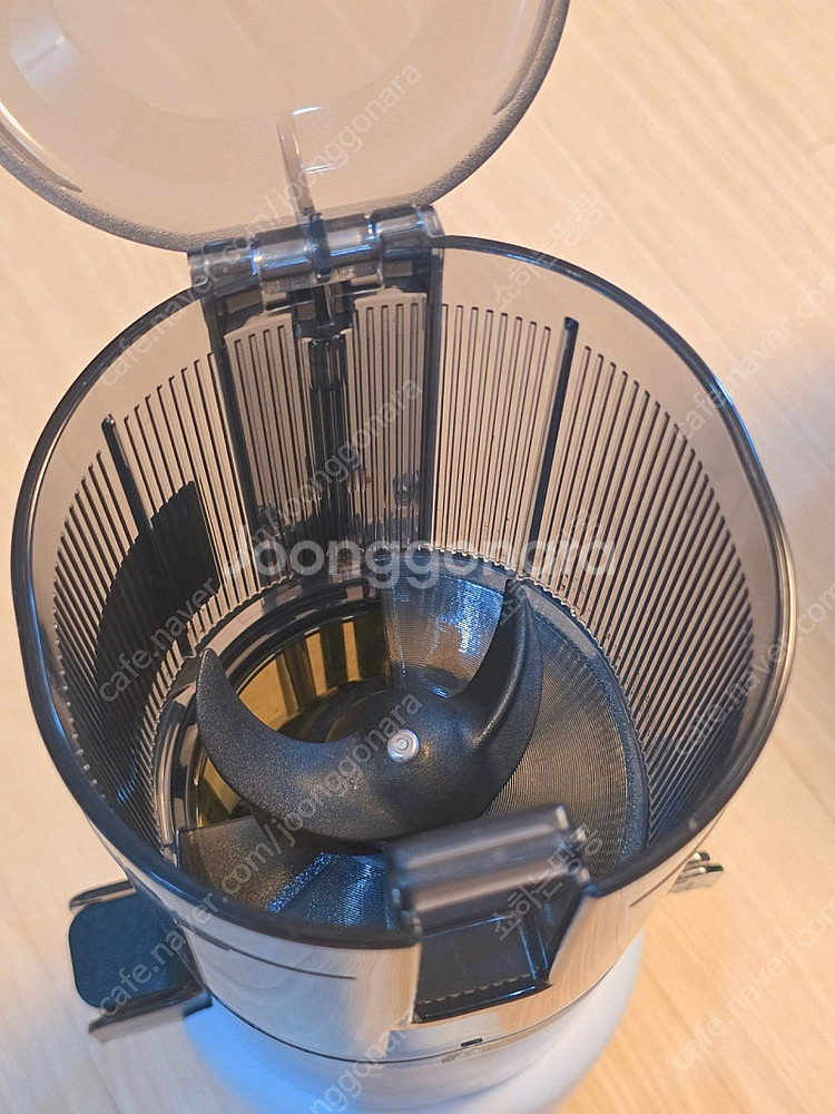 휴롬 슬림형 착즙기 H310A--1