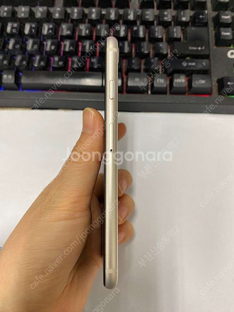 023941 아이폰SE3 화이트 A급 64GB 배터리성...--5
