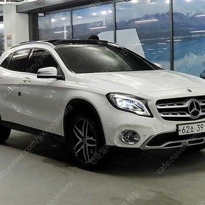 벤츠 GLA 중고 벤츠 GLA클래스 중고 흰색 2019년식 GLA220 프리미엄 중고차 저렴한곳