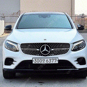 벤츠 GLC 중고 벤츠 GLC클래스 중고 벤츠 GLC 중고차 벤츠 GLC클래스 중고차 흰색 2019년식 19,585km AMG GLC 43 4MATIC 쿠페 실매물중고차