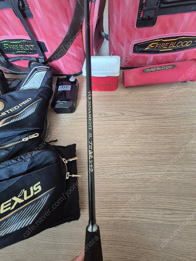 시마노 낚시용품 일괄 (조끼,바칸,밑밥통 등등)--1