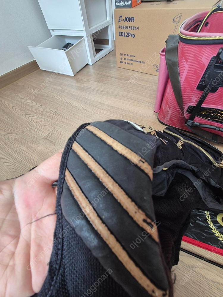 시마노 낚시용품 일괄 (조끼,바칸,밑밥통 등등)--9