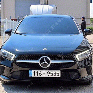 벤츠 A클래스 중고 A클래스 벤츠 중고 검정색 2021년식 20,207km A220 세단 수원중고차