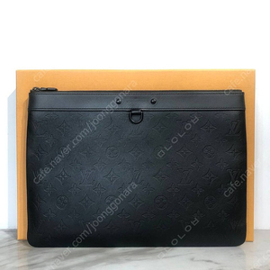루이비통 디스커버리 포쉐트 클러치 M62903