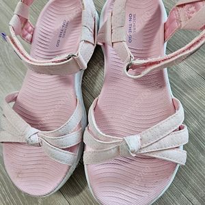 스케쳐스 온더고 210 여아 샌들