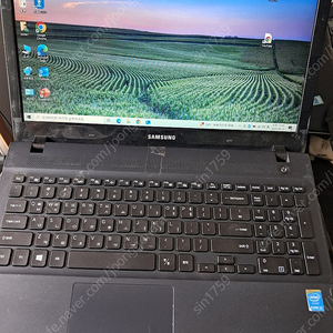 삼성노트북NT270E5Q 팝니다 15.6인치 I5 5200U 램4 SSD240기가 동작잘되나 외부스피커고장(최고급헤드셋드림)