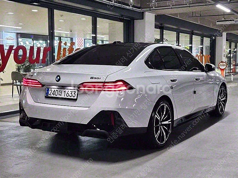 흰색 BMW 5시리즈 중고 BMW 중고 530i xDr...--9