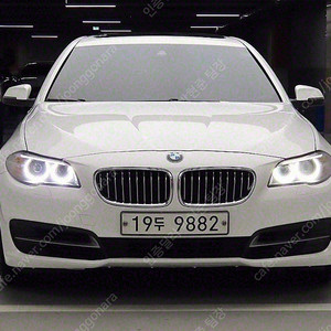 BMW 5시리즈 중고 5시리즈 중고차 BMW 520D 중고 흰색 2015년식 520d 중고차직거래카페