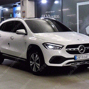 벤츠 GLA 중고 벤츠 GLA클래스 중고 흰색 2021년식 35,744km GLA220 중고자동차