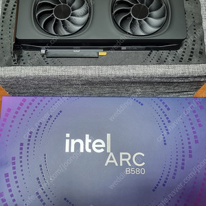 인텔 아크 Arc B580 D6 12GB 그래픽카드 판매합니다.