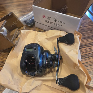 다이와 코우가 25 우핸들 미사용 새제품 수심체크릴