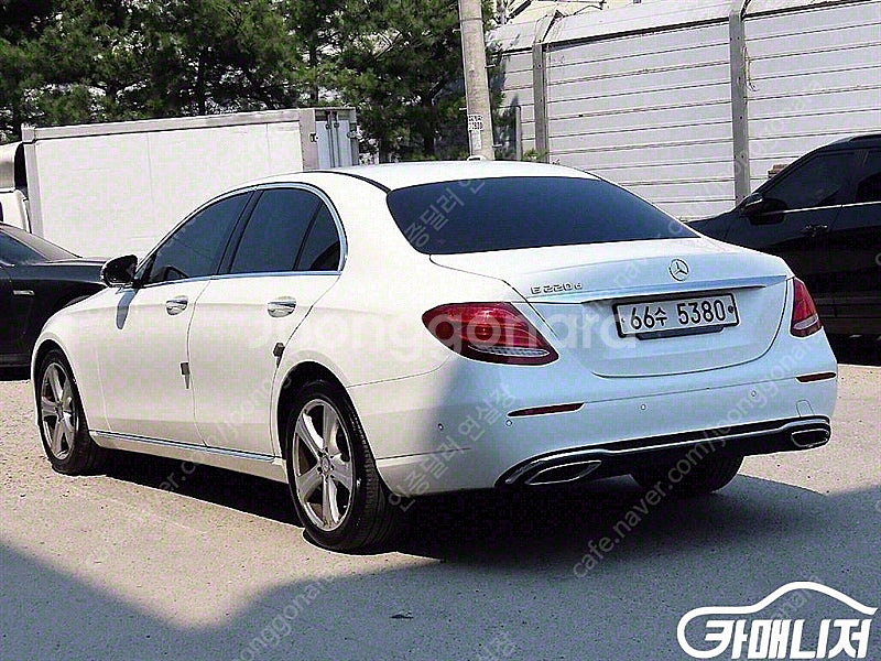 [벤츠]E-클래스 W213 E220d 아방가르드 (0톤...--3