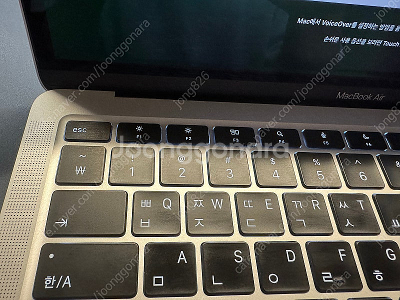 맥북 에어 M1 기본형 256GB 13인치 실버 판매합...--4