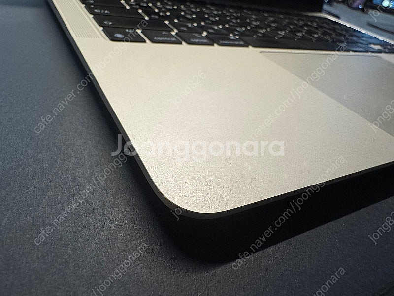 맥북 에어 M1 기본형 256GB 13인치 실버 판매합...--5
