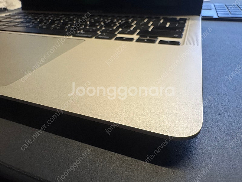 맥북 에어 M1 기본형 256GB 13인치 실버 판매합...--6