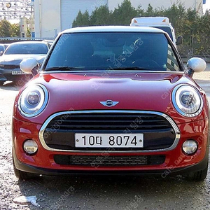 쿠퍼 D 중고 미니쿠퍼 중고 가격 빨간색 2018년식 83,109km 기본형 가성비 좋은 중고차