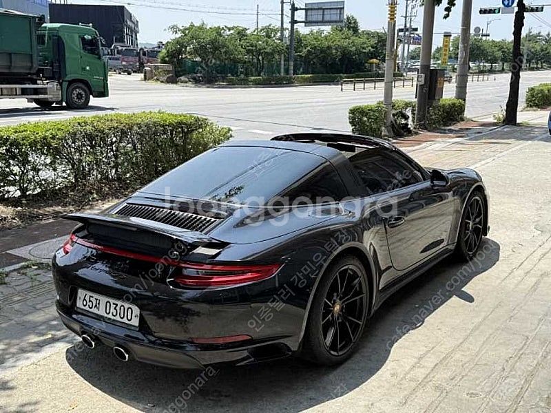 포르쉐 911 중고차 할부가능 검정색 2017년식 타르...--8