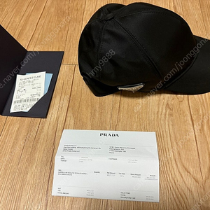프라다 삼각 로고 2HC274 2DMI F0002 리나일론 볼캡 모자 팝니다