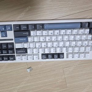 AULA 독거미 F87 PRO 키보드 싸게팝니다