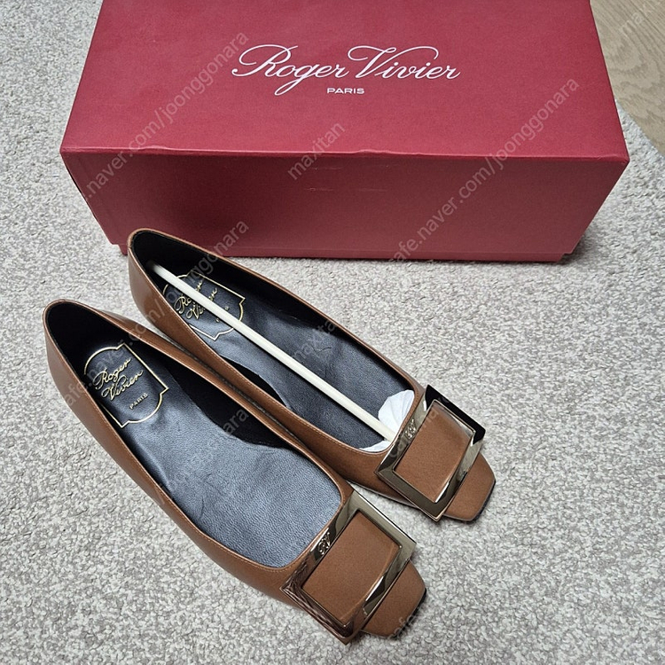 (새상품) 로저비비에 트럼펫 플랫슈즈 브라운 36.5 사이즈 팝니다. 이미지