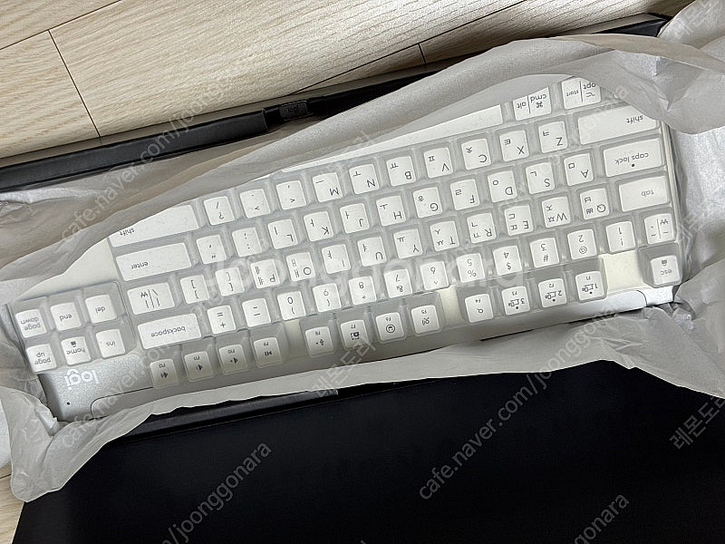 로지텍 SIGNATURE K855 오프화이트--0