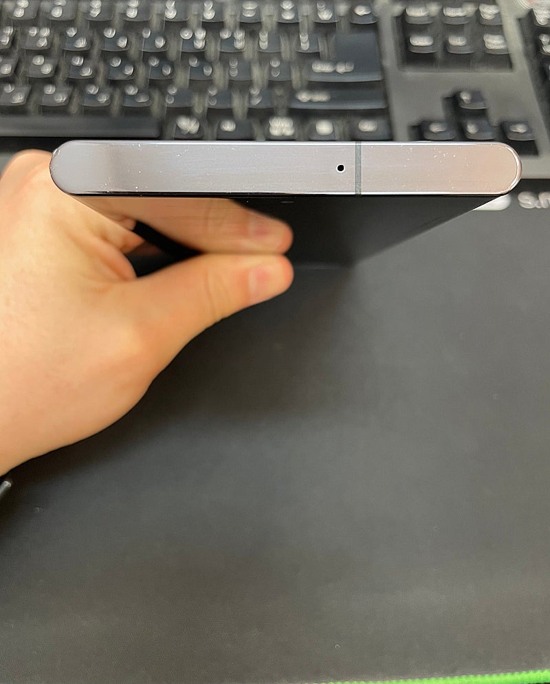 갤럭시S22울트라 블랙 256GB 상태좋은 중고35만팝...--3